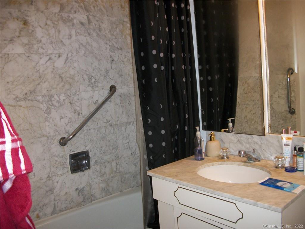 1 Strawberry Hill Avenue APT 7D
