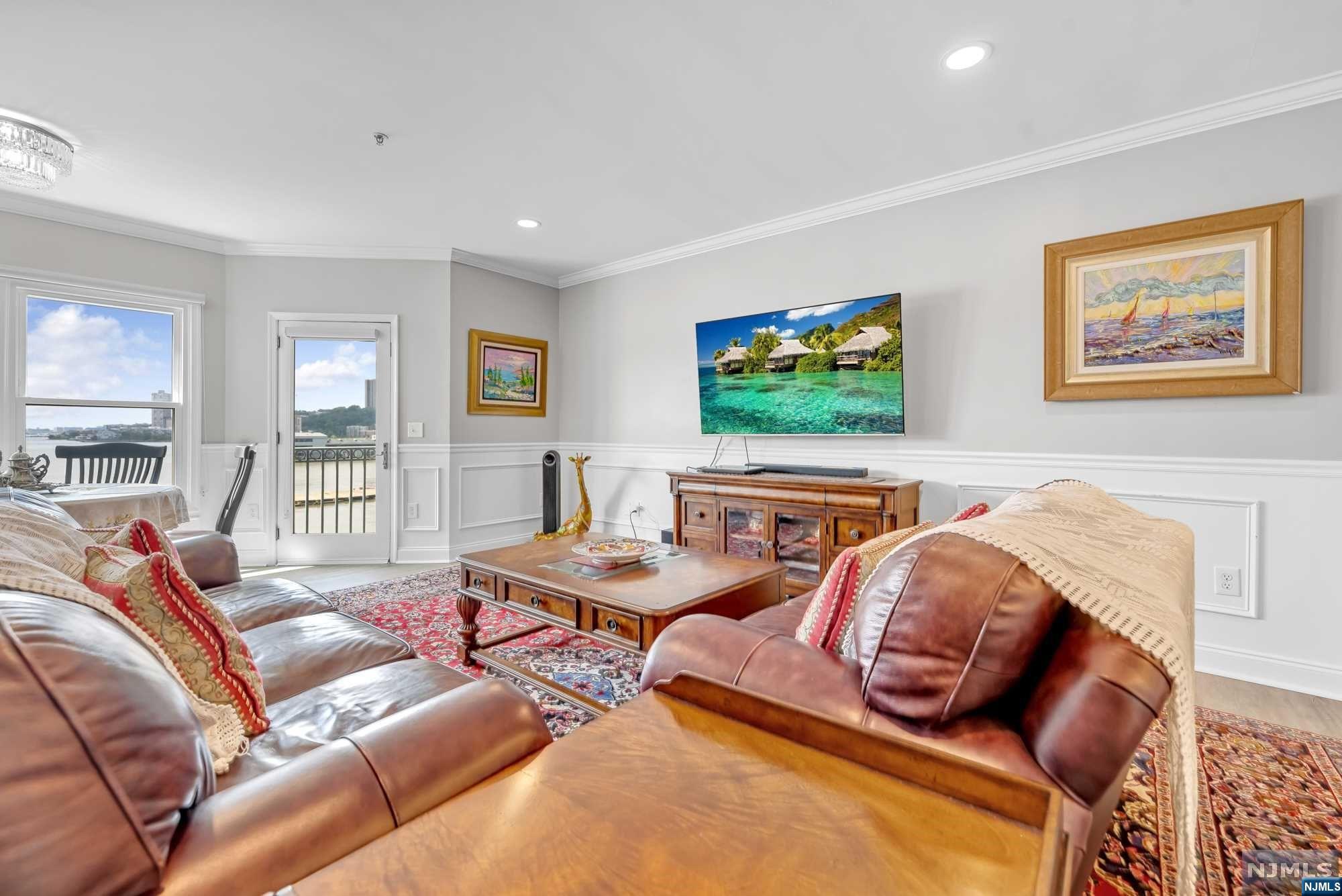 316 The Promenade 316