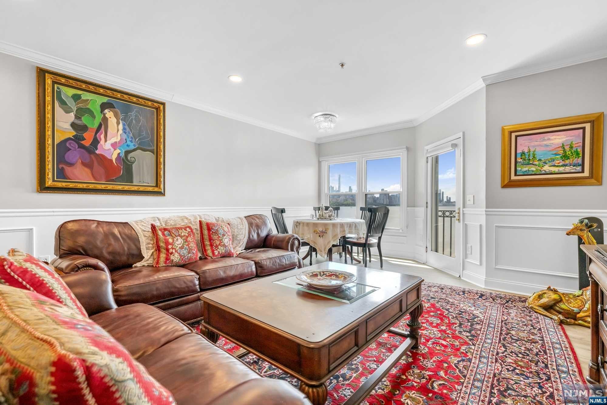 316 The Promenade 316