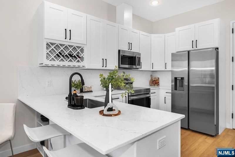 51 Queen Anne Road 406