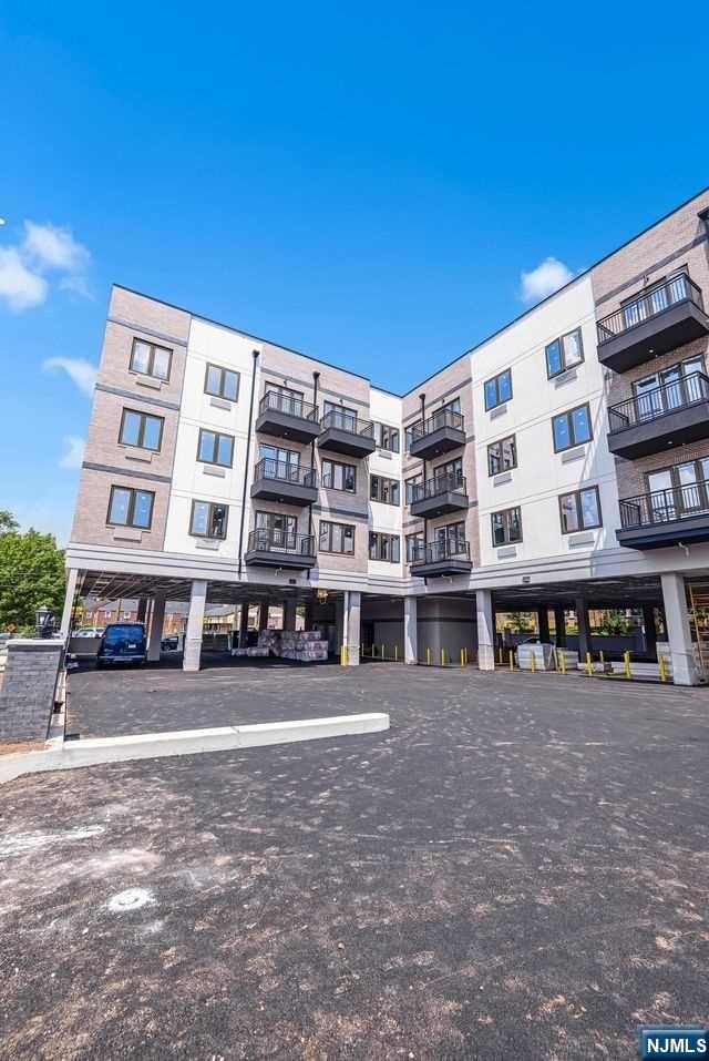 51 Queen Anne Road 406