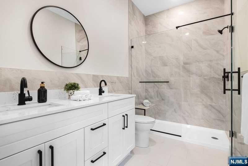 51 Queen Anne Road 406