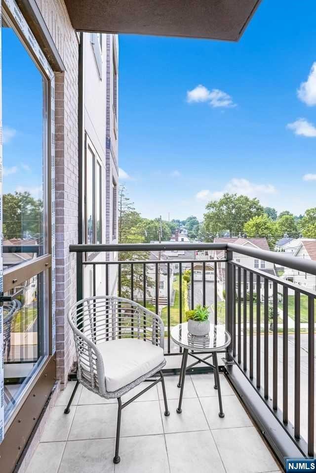 51 Queen Anne Road 406