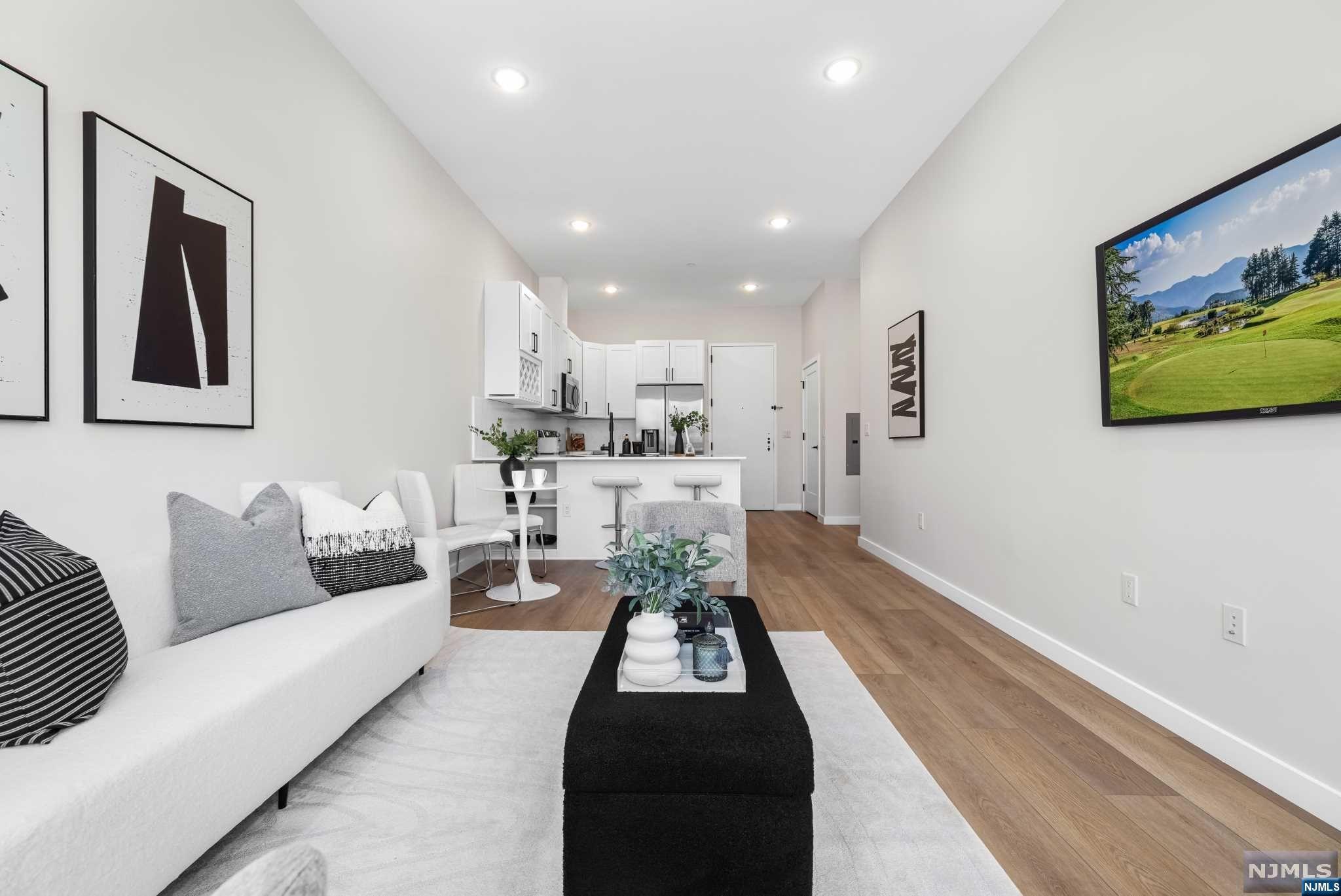 51 Queen Anne Road 406