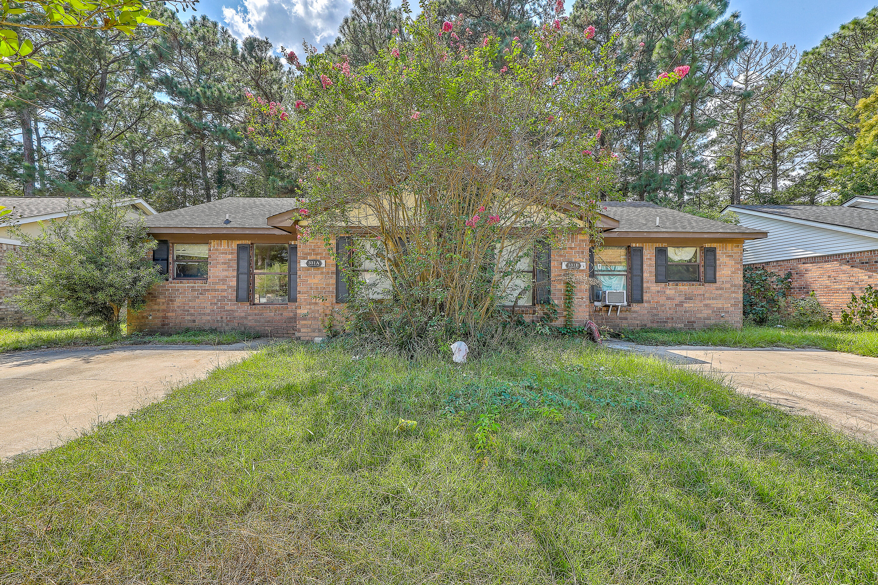 331 Dorchester Manor Boulevard # B Unit: A & B