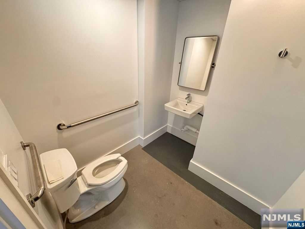 231 Dock Road 2B