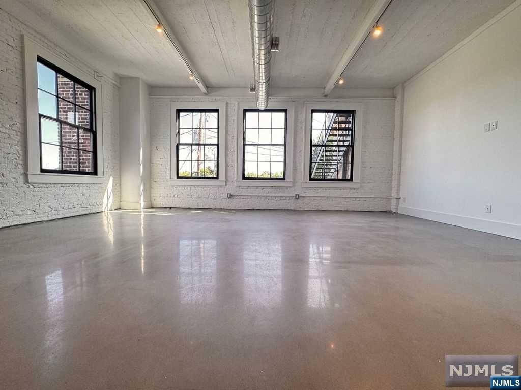 231 Dock Road 2B
