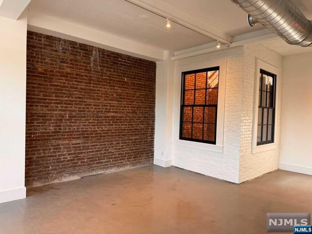 231 Dock Road 2B