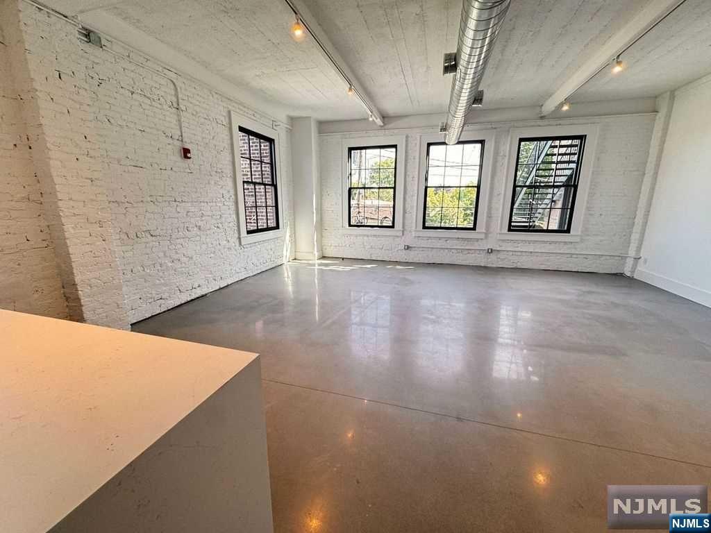 231 Dock Road 2B