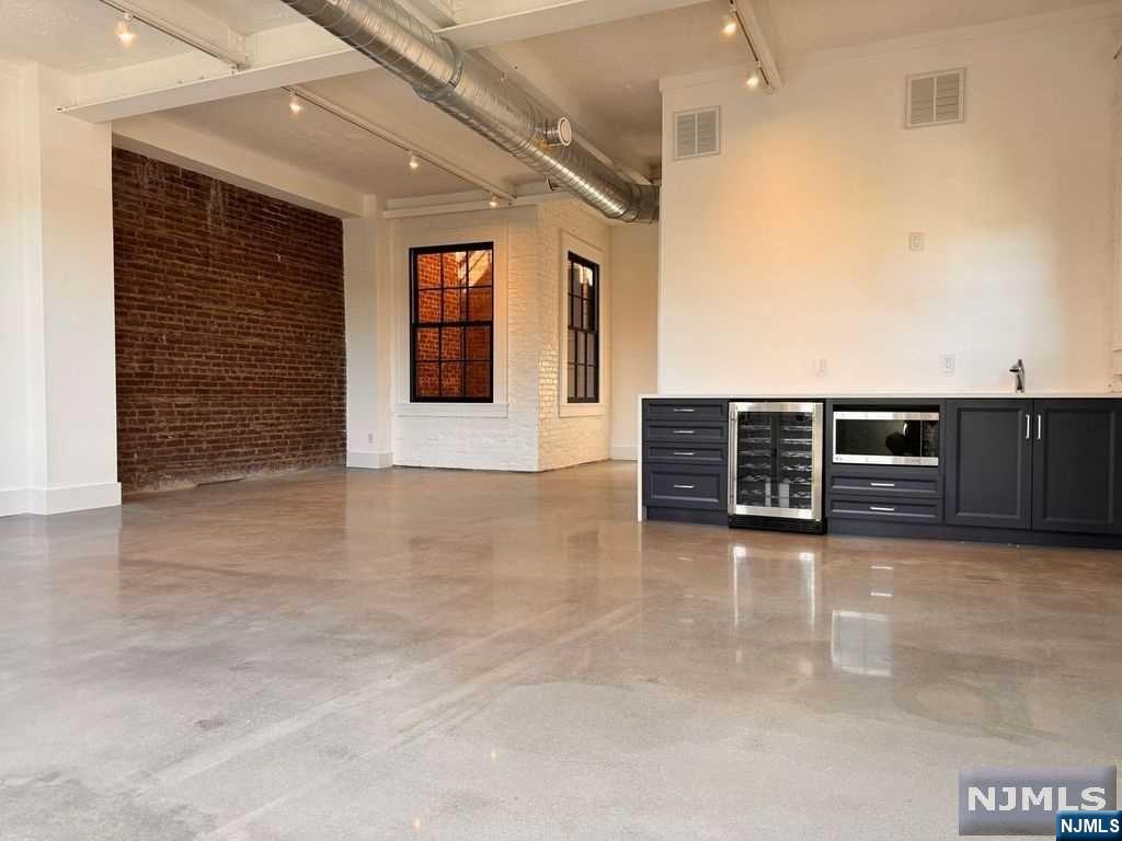 231 Dock Road 2B