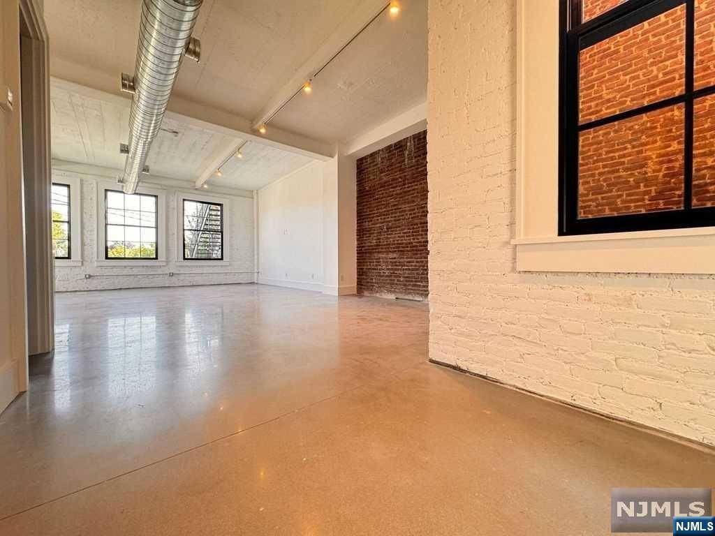 231 Dock Road 2B
