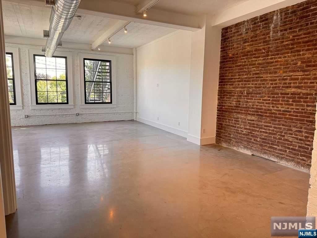 231 Dock Road 2B