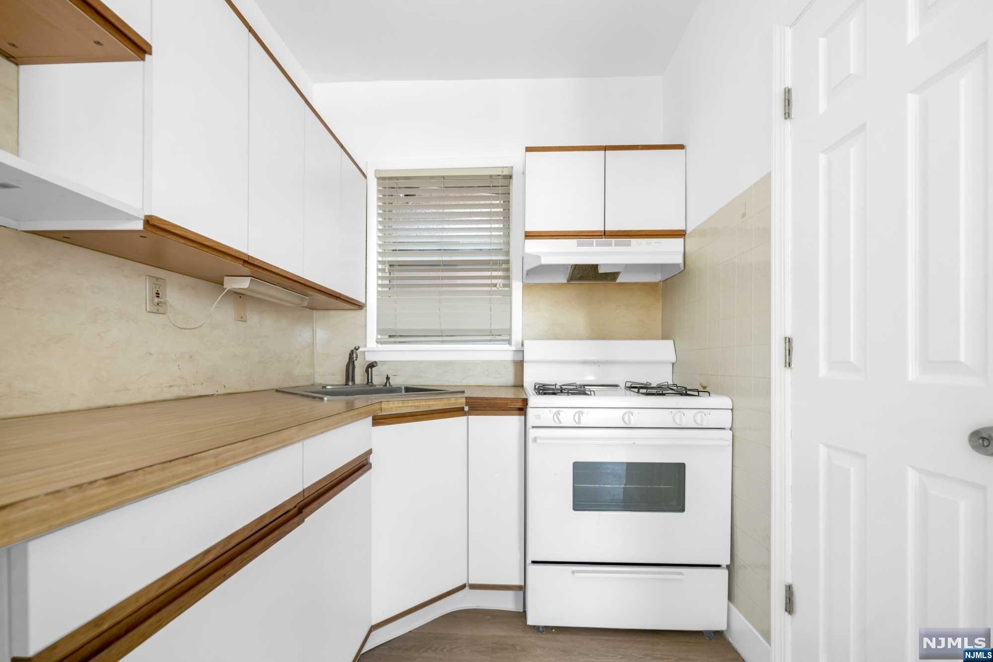 93 Division Avenue 3