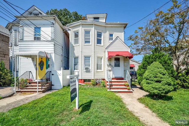 93 Division Avenue 3