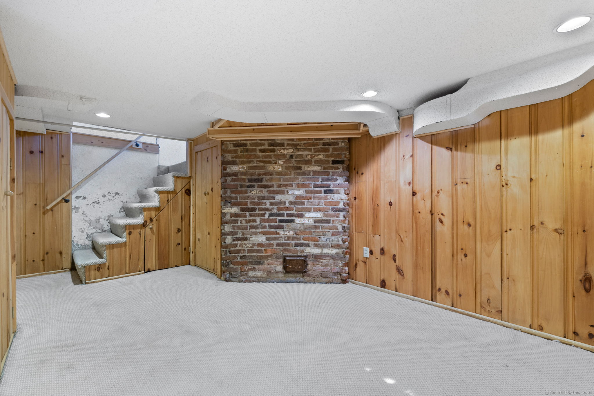 1016 Ridge Road