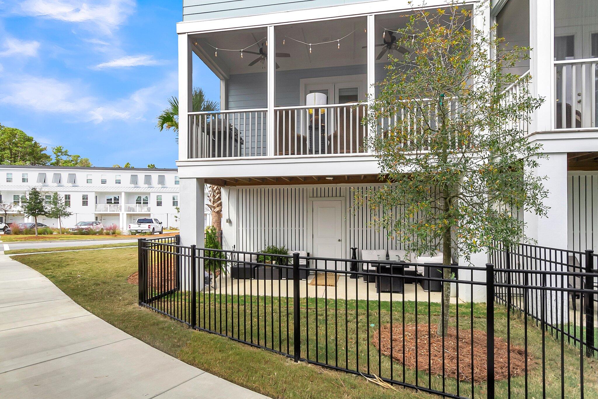806 Kings Oak Court # 8