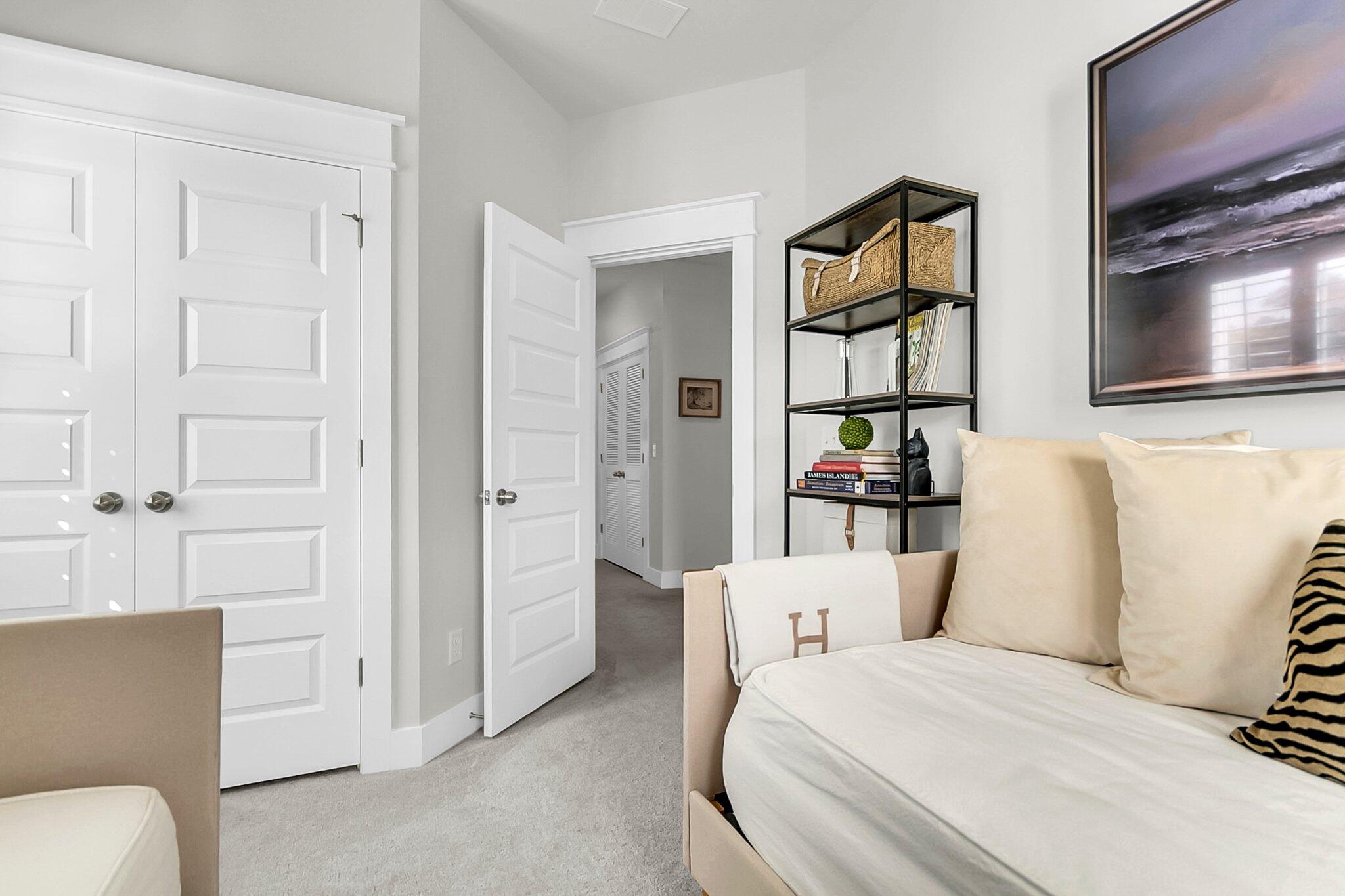 806 Kings Oak Court # 8