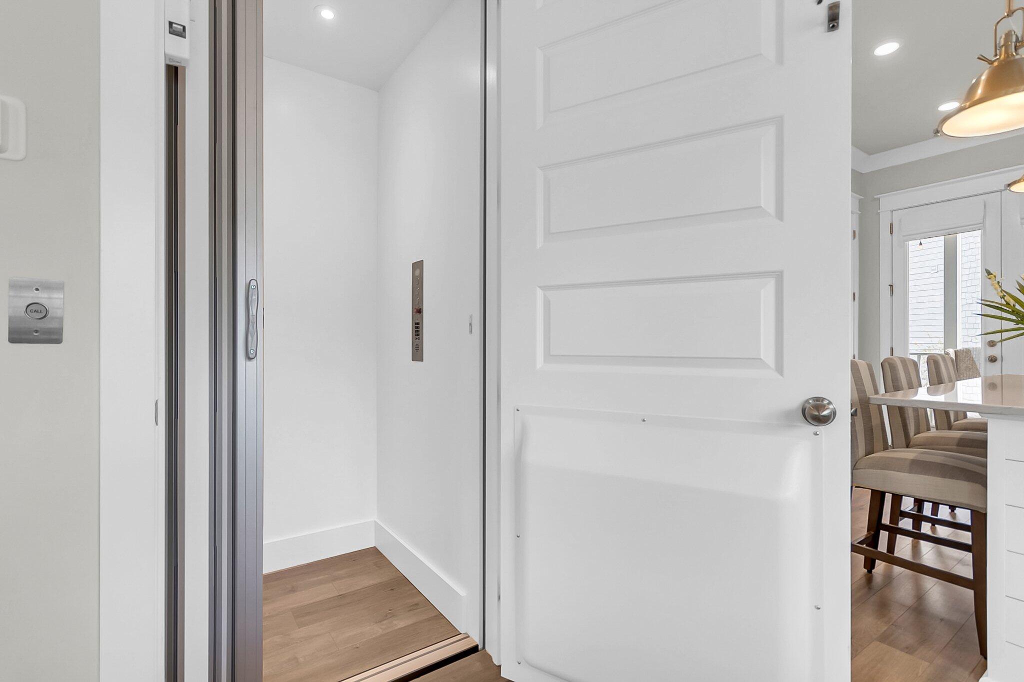 806 Kings Oak Court # 8
