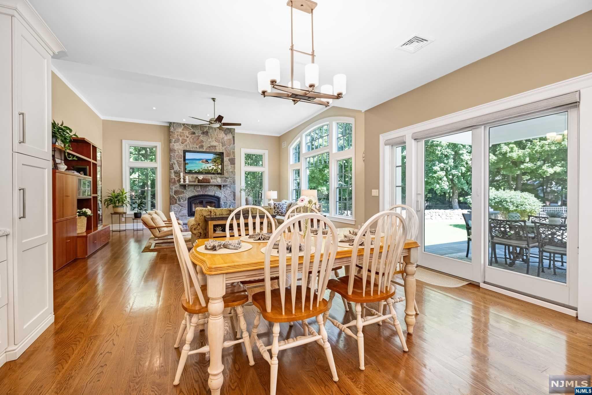 885 West Saddle River Road