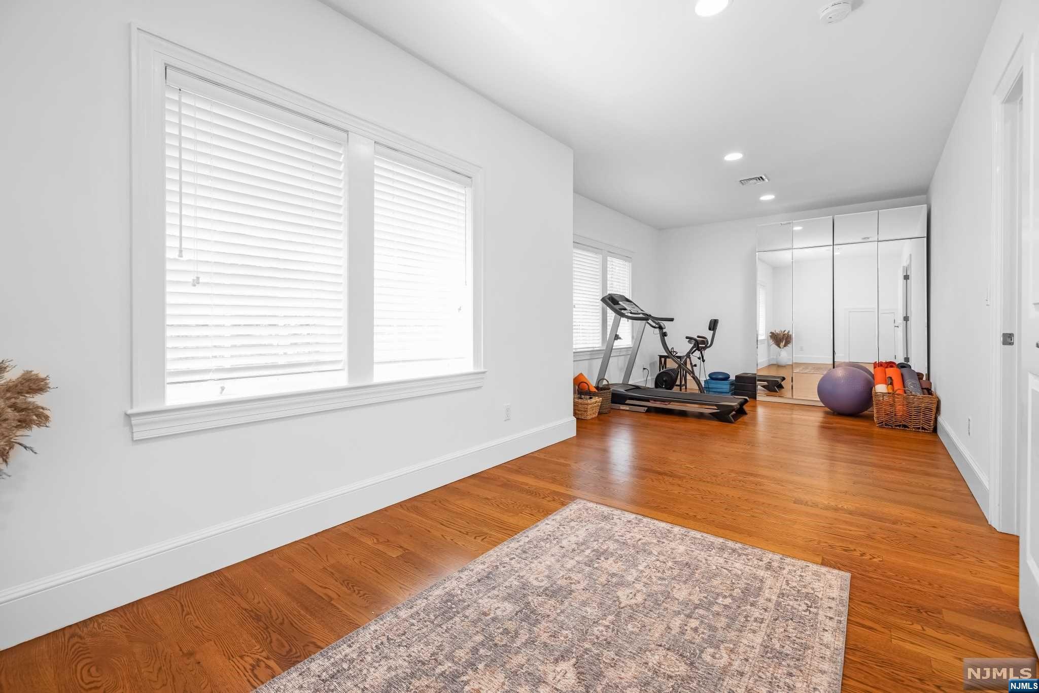 885 West Saddle River Road