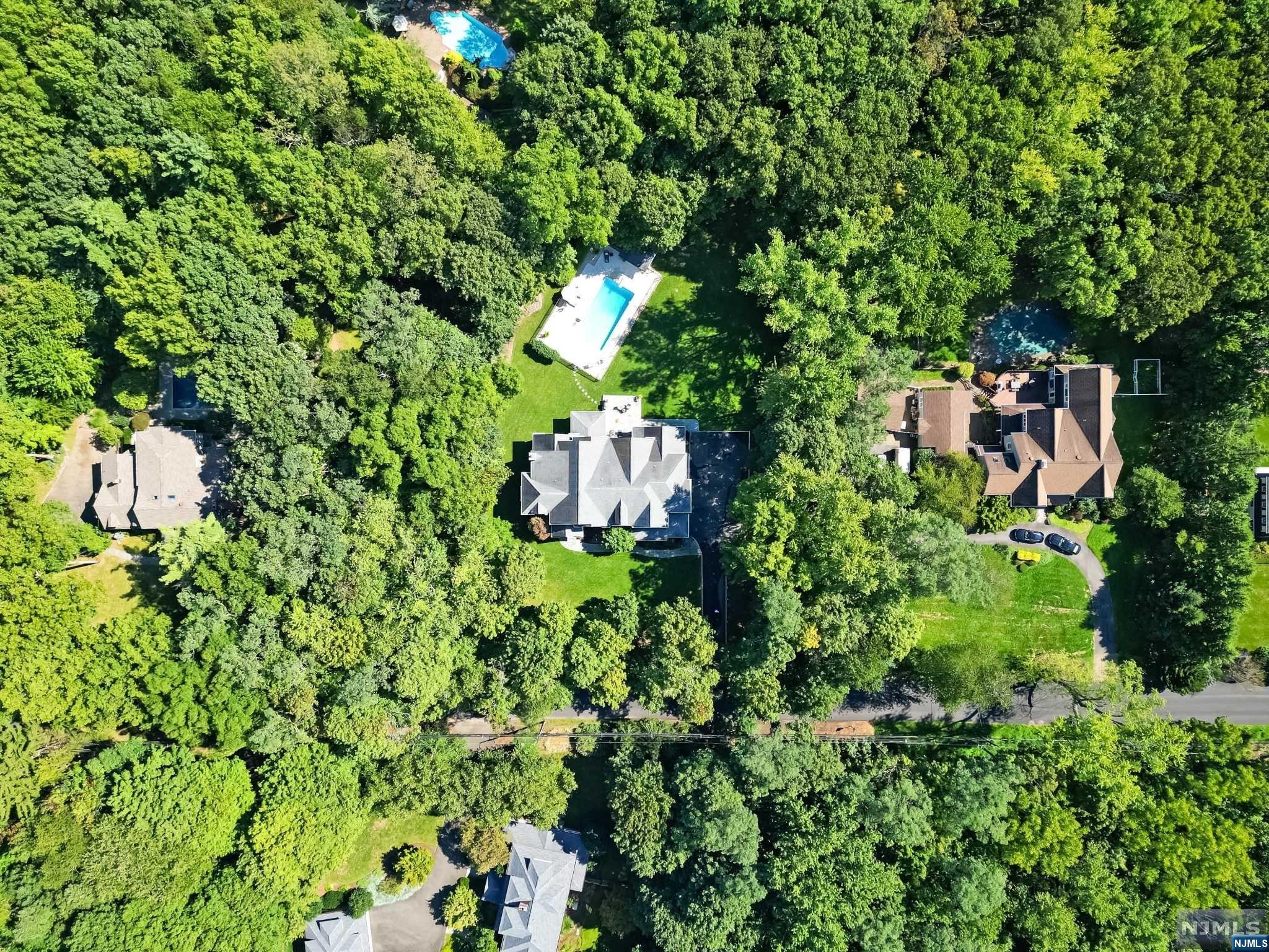 885 West Saddle River Road