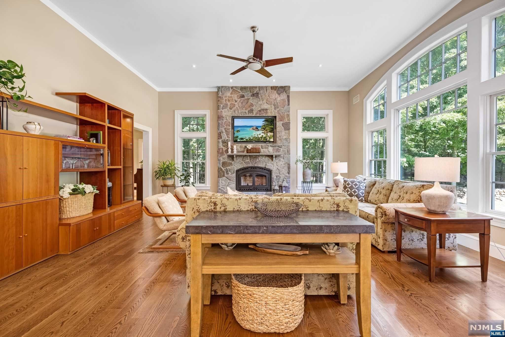 885 West Saddle River Road