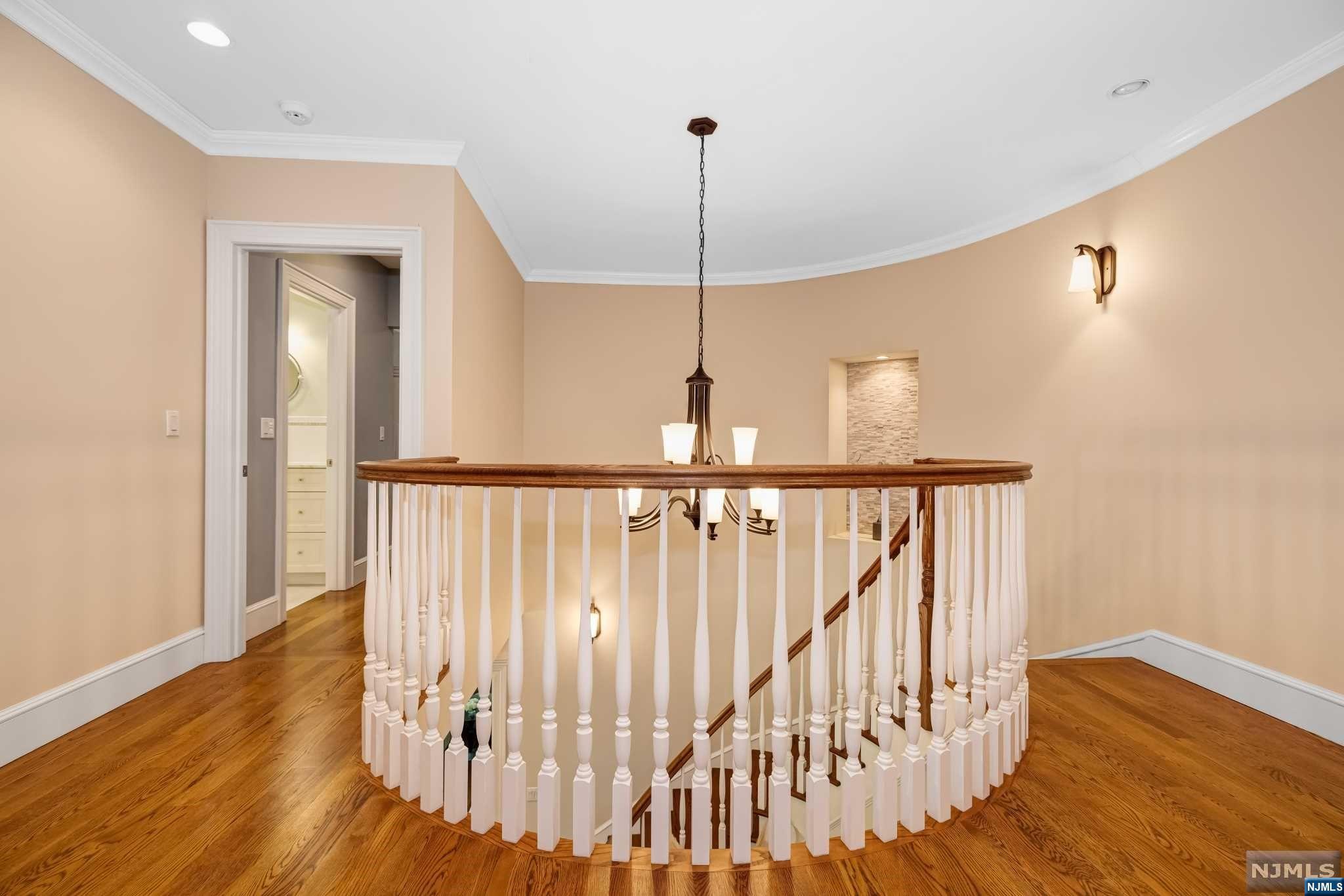 885 West Saddle River Road