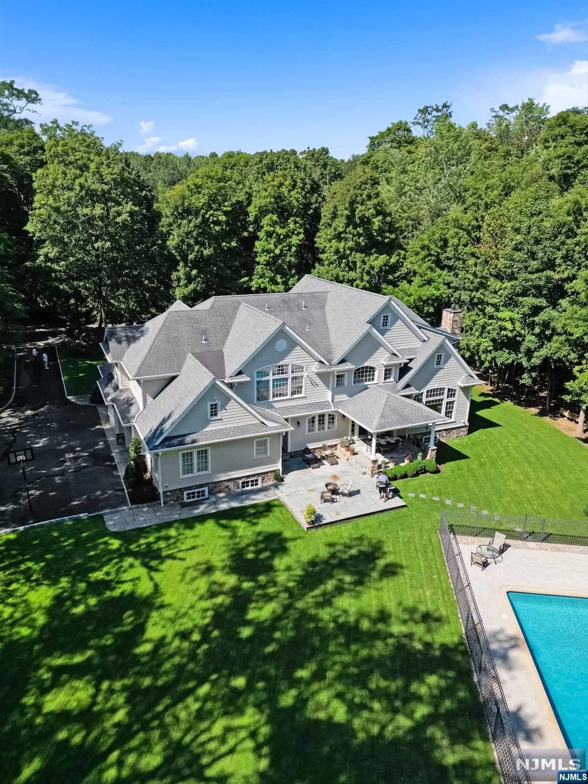 885 West Saddle River Road