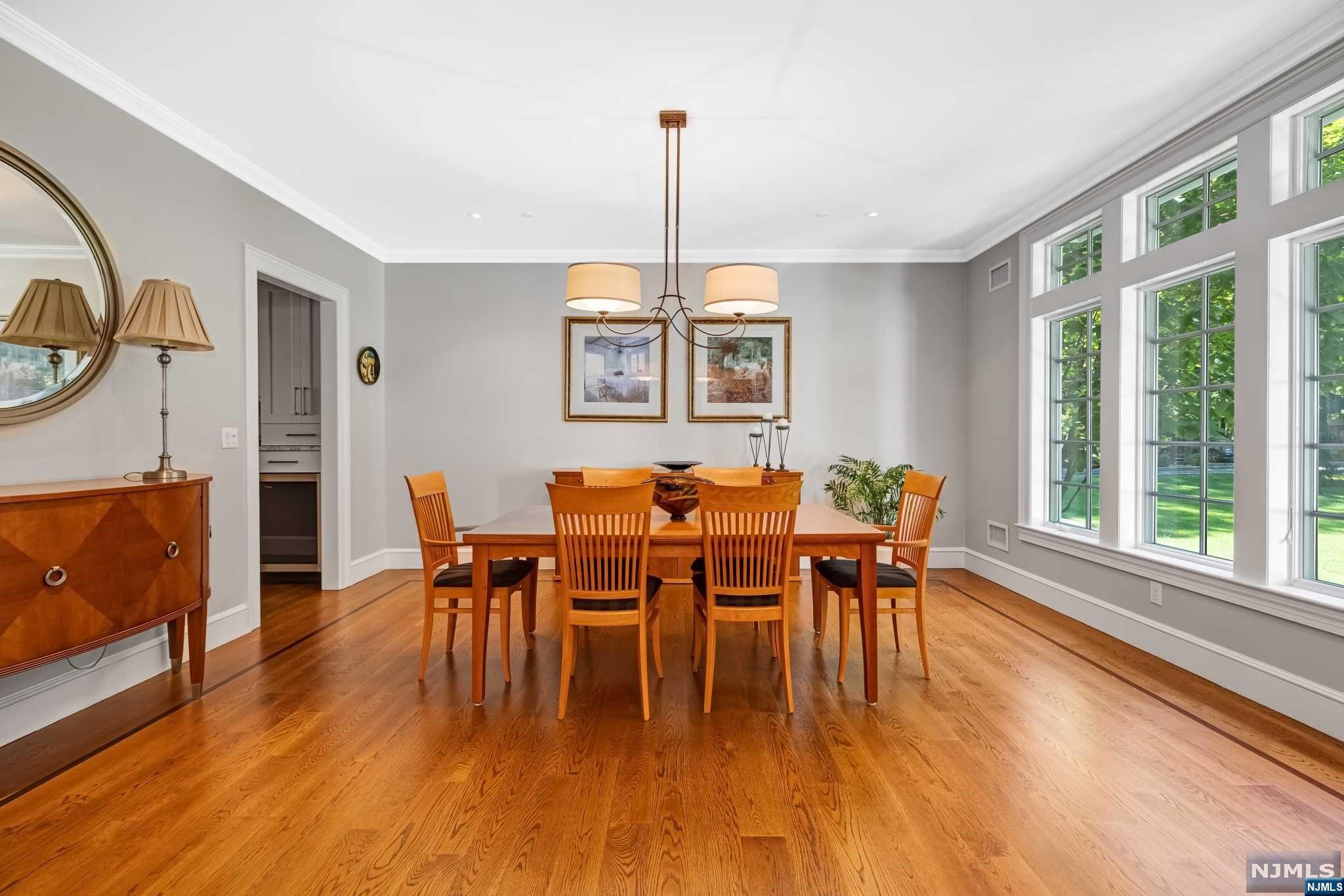 885 West Saddle River Road