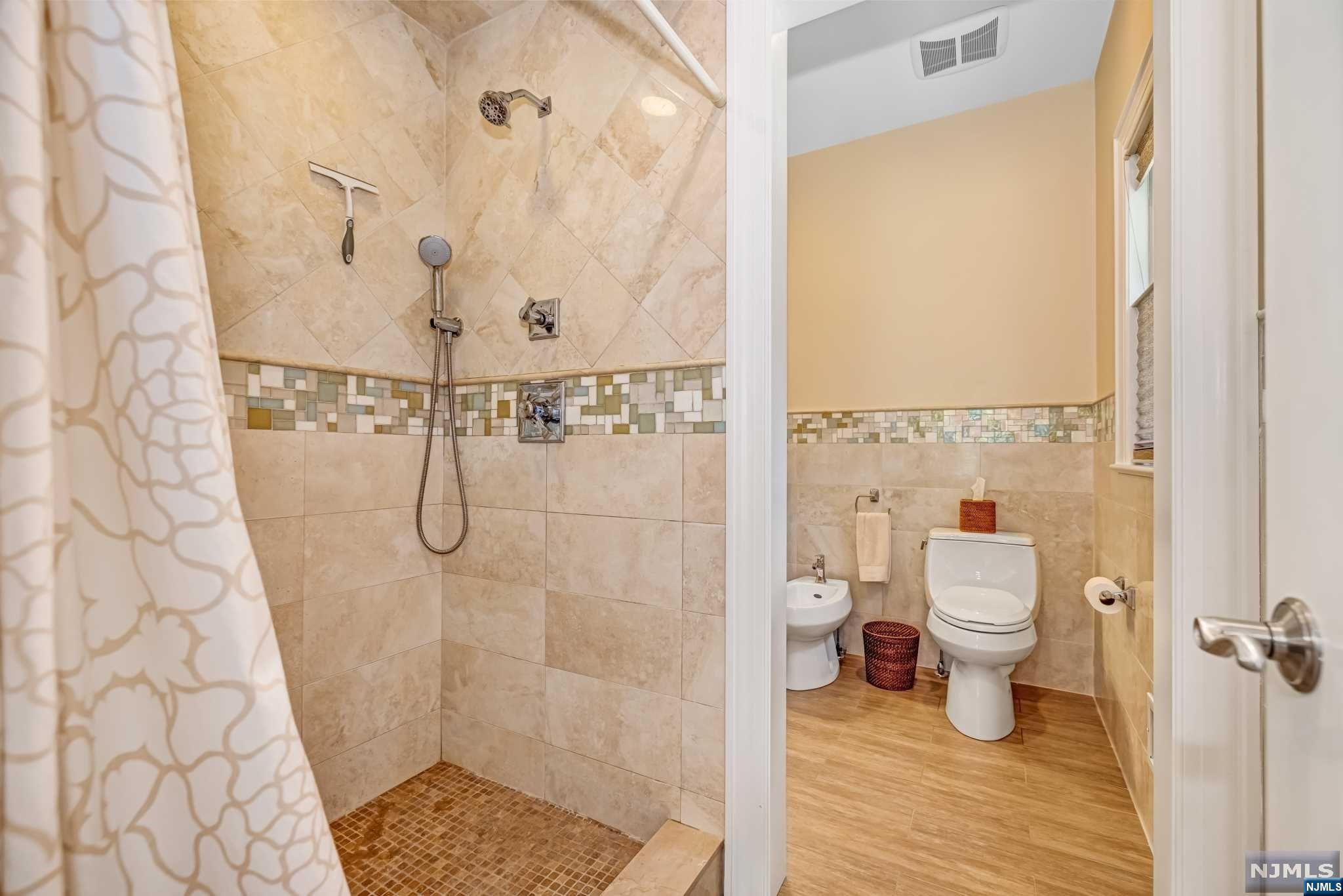 885 West Saddle River Road