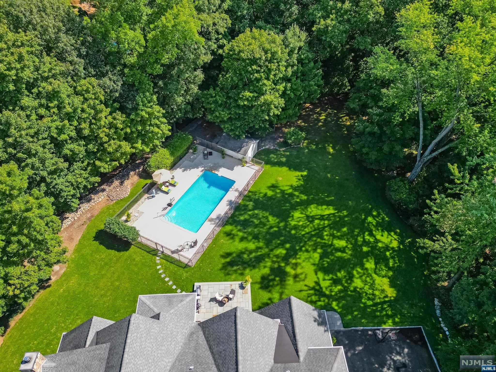 885 West Saddle River Road
