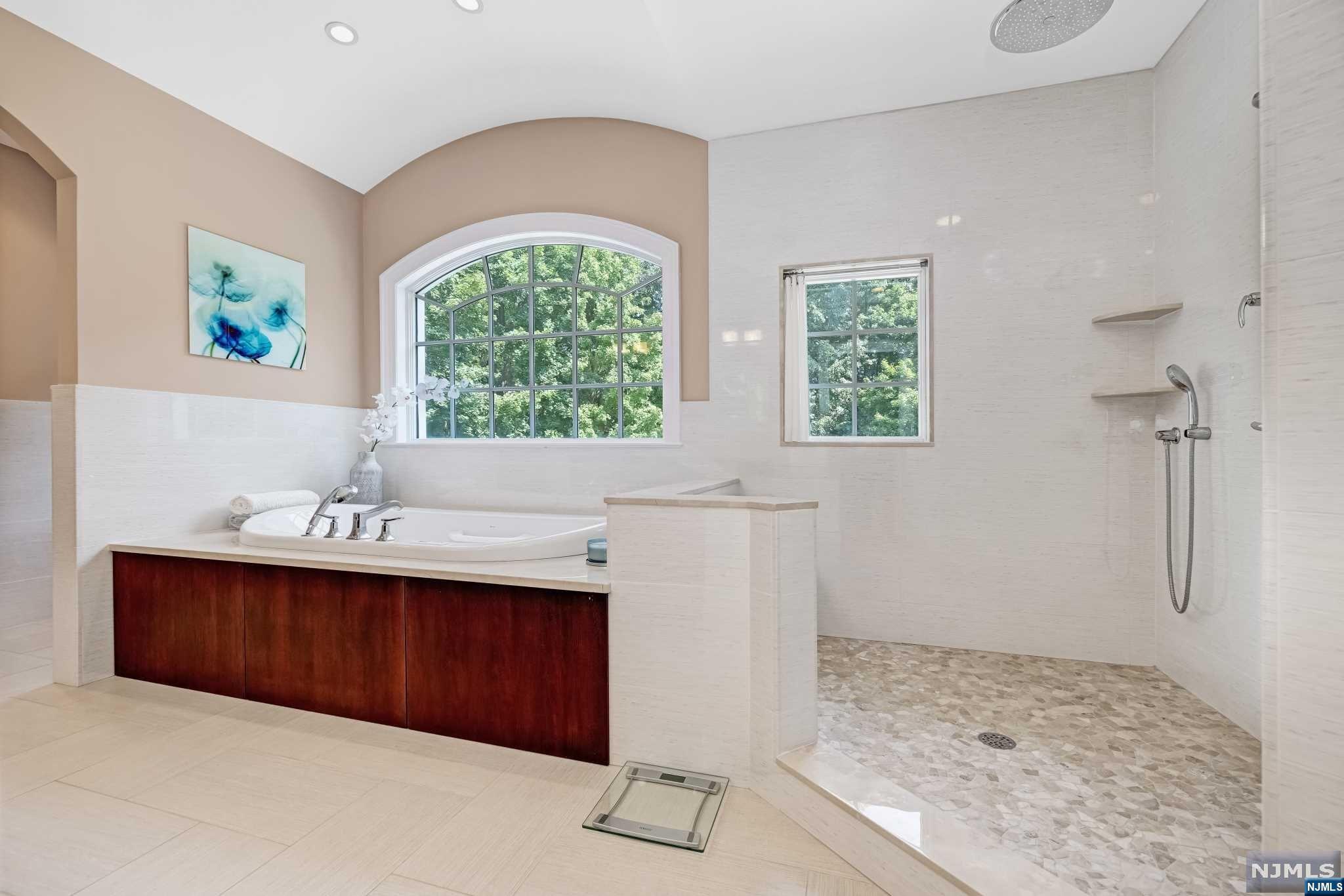 885 West Saddle River Road