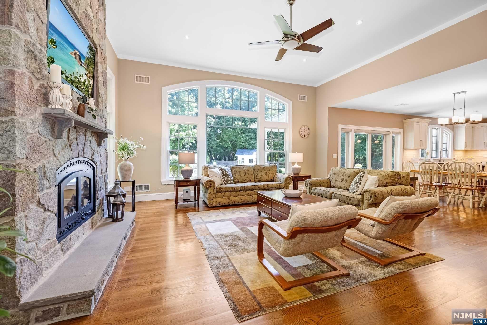 885 West Saddle River Road