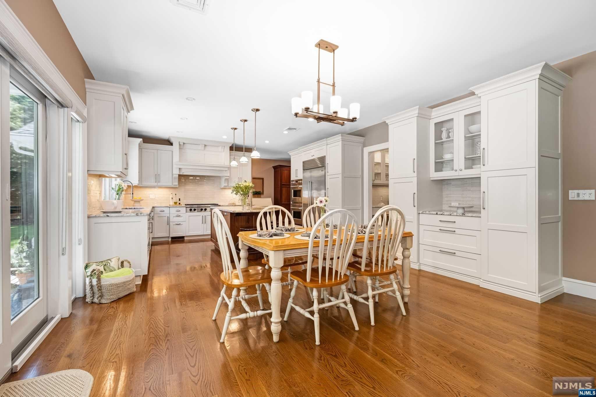 885 West Saddle River Road