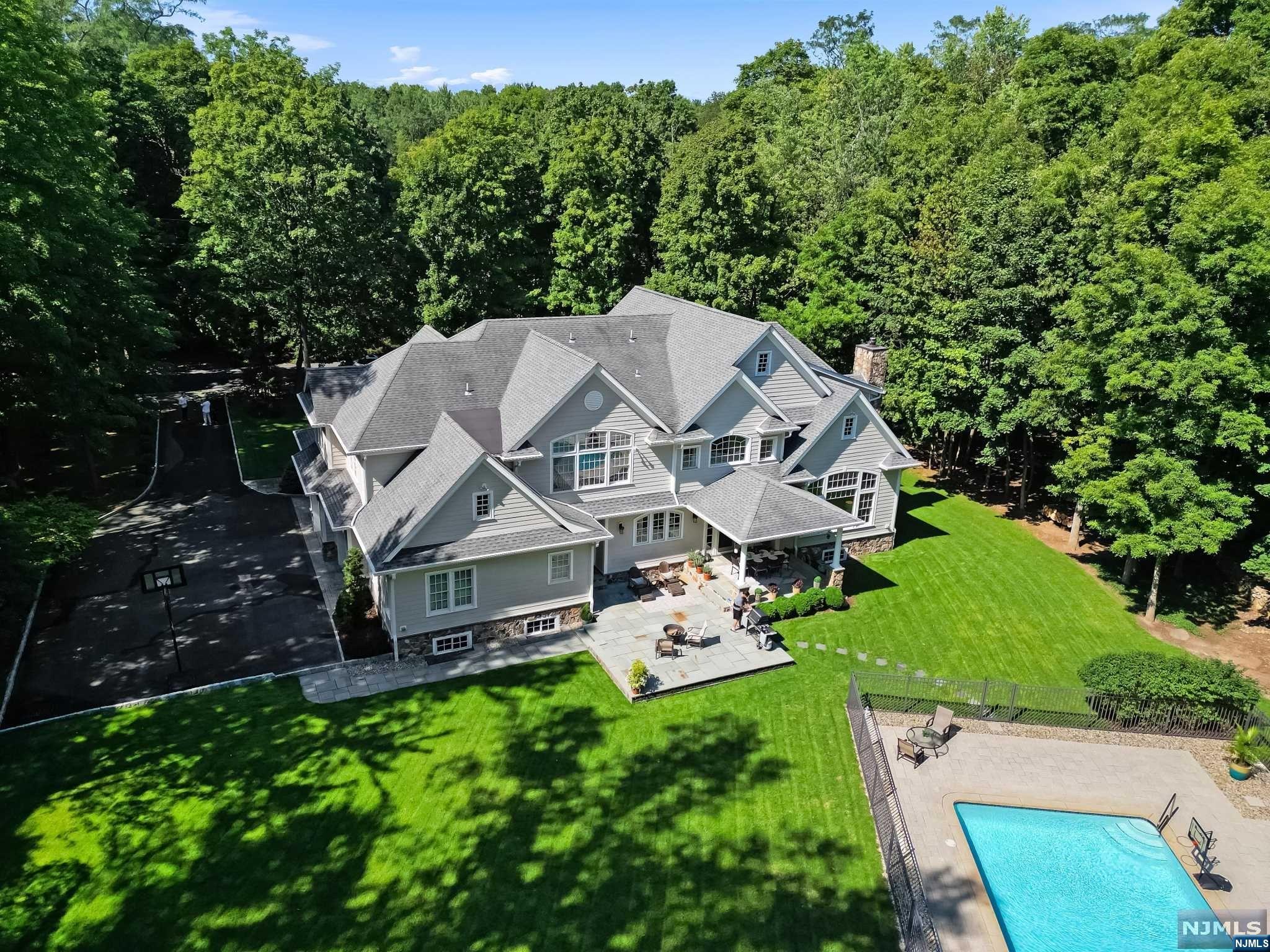 885 West Saddle River Road