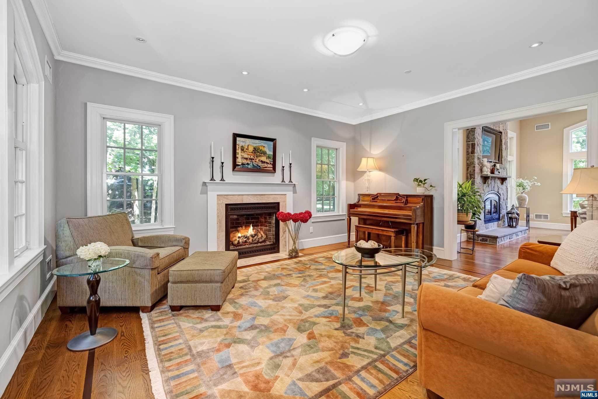 885 West Saddle River Road