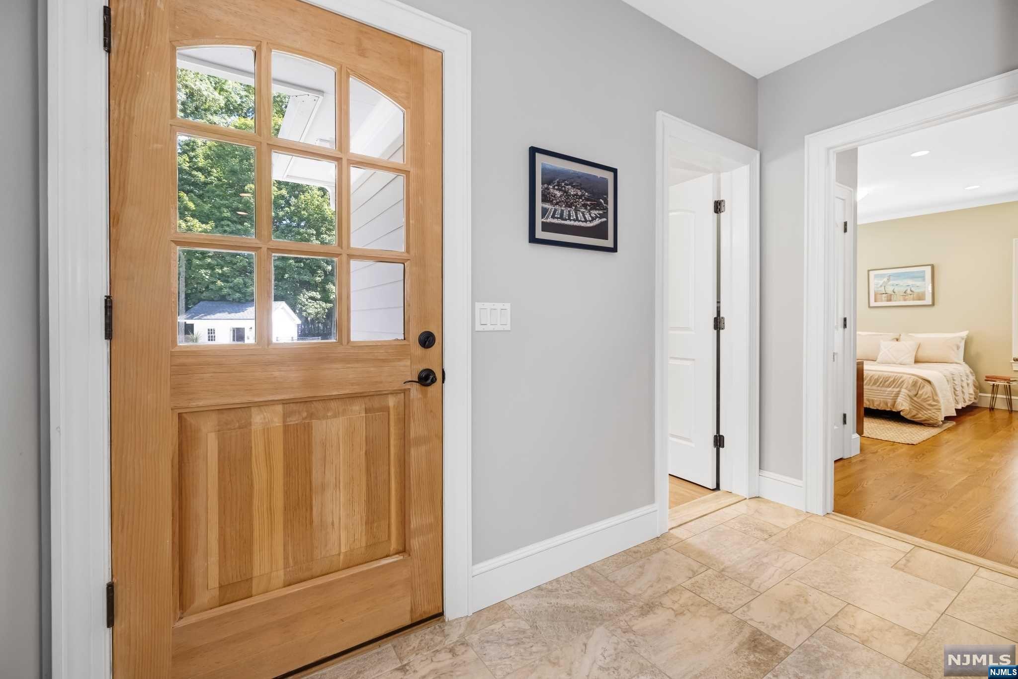 885 West Saddle River Road