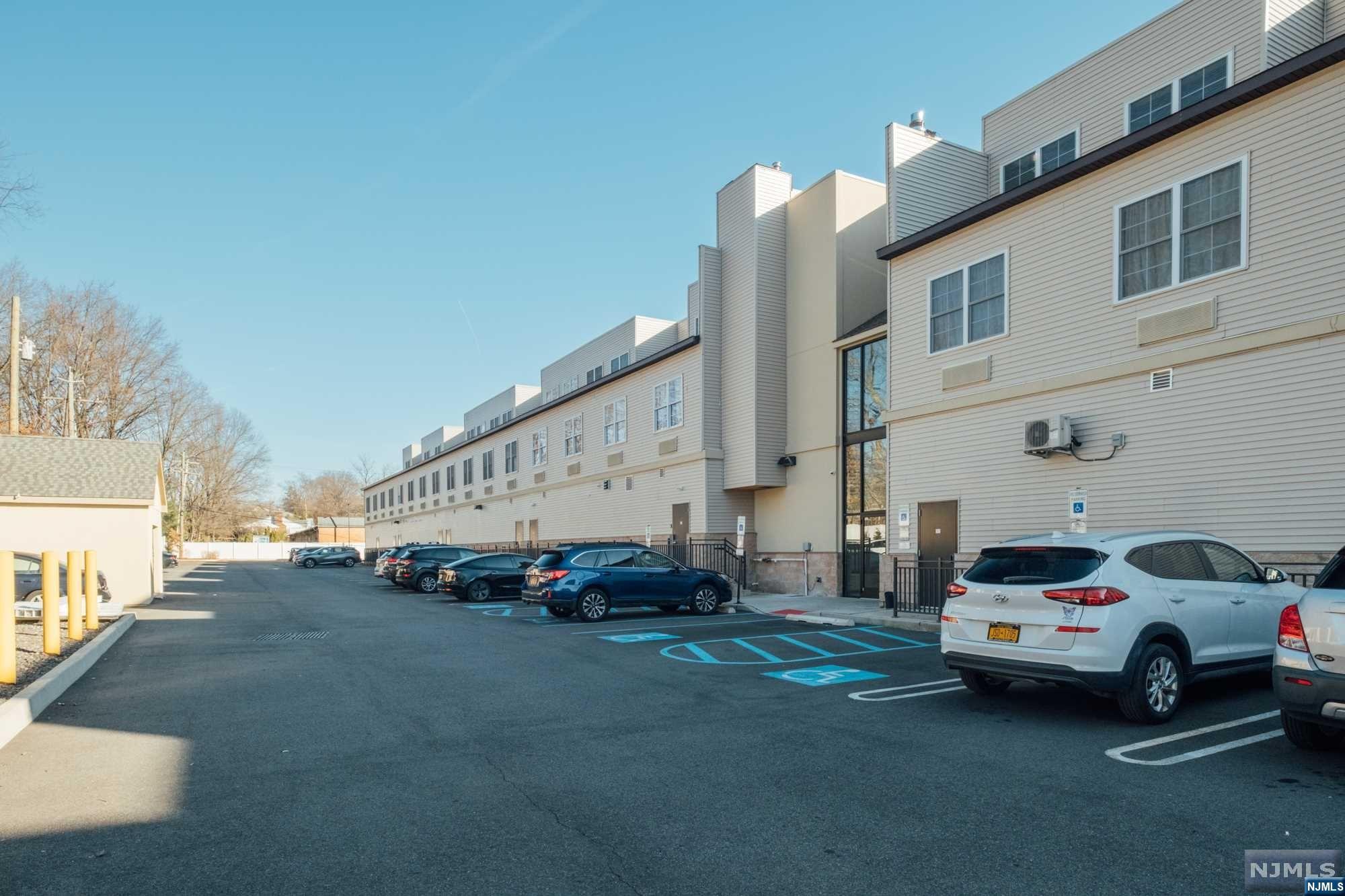 521 Livingston Street 212