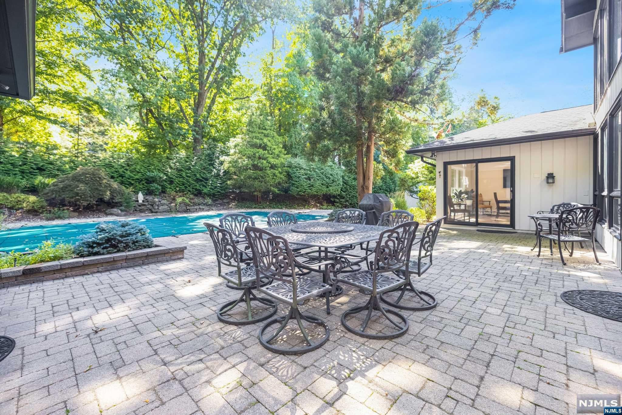32 Clearwater Drive