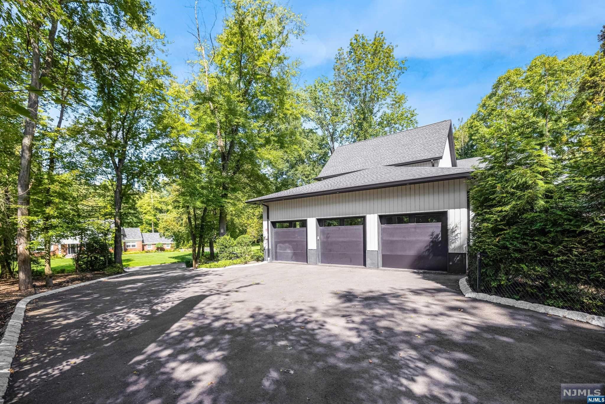 32 Clearwater Drive