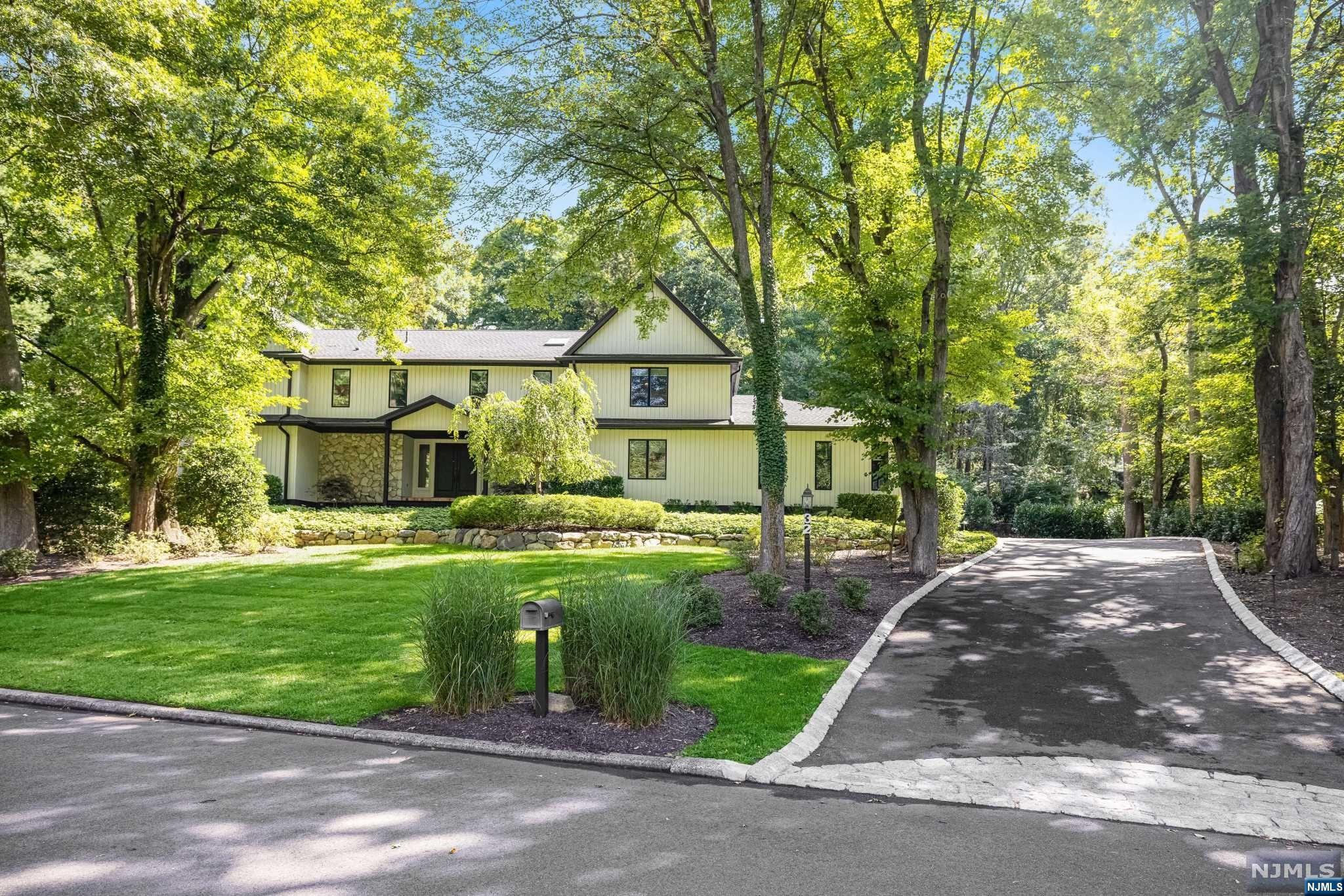 32 Clearwater Drive