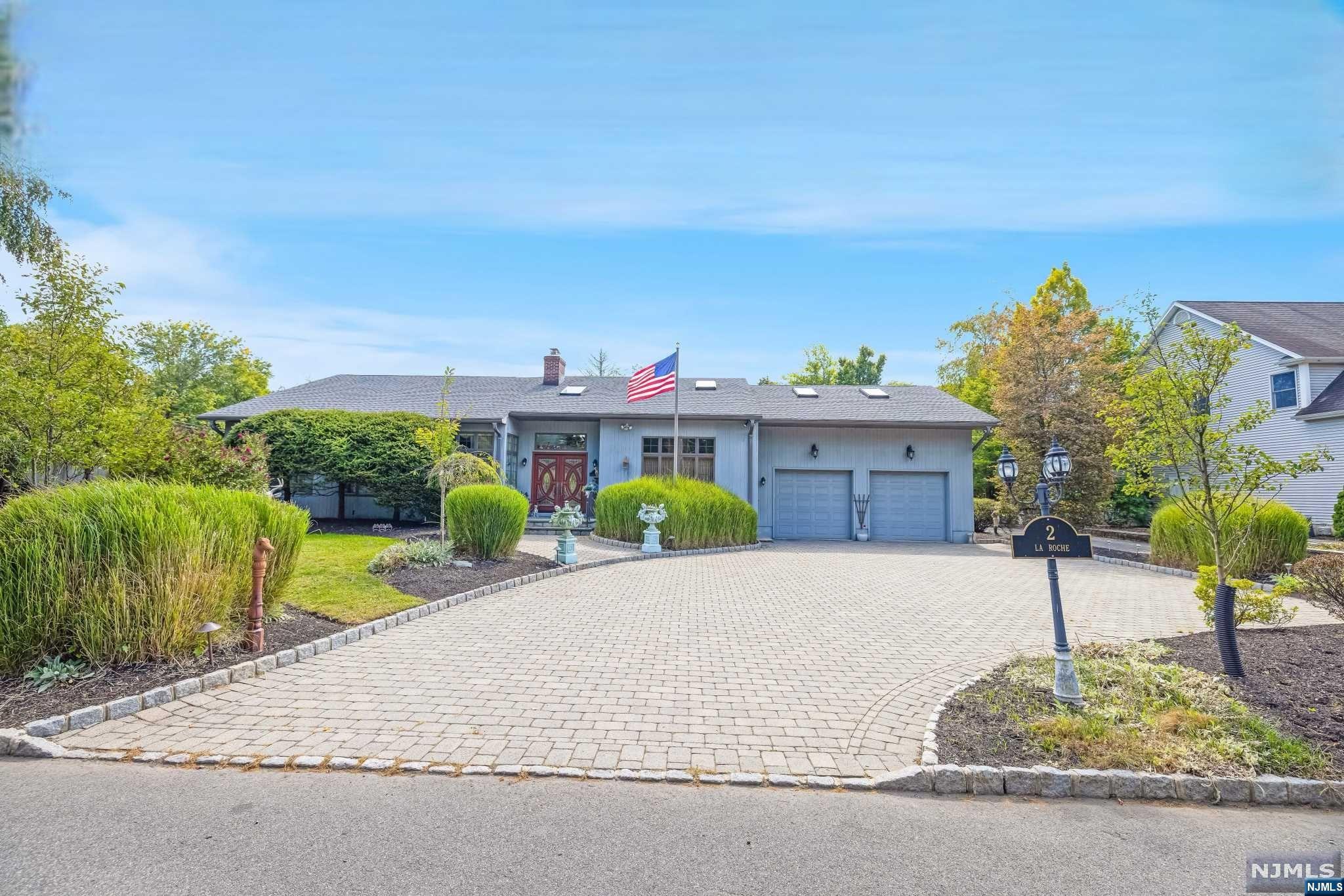 2 Laroche Avenue