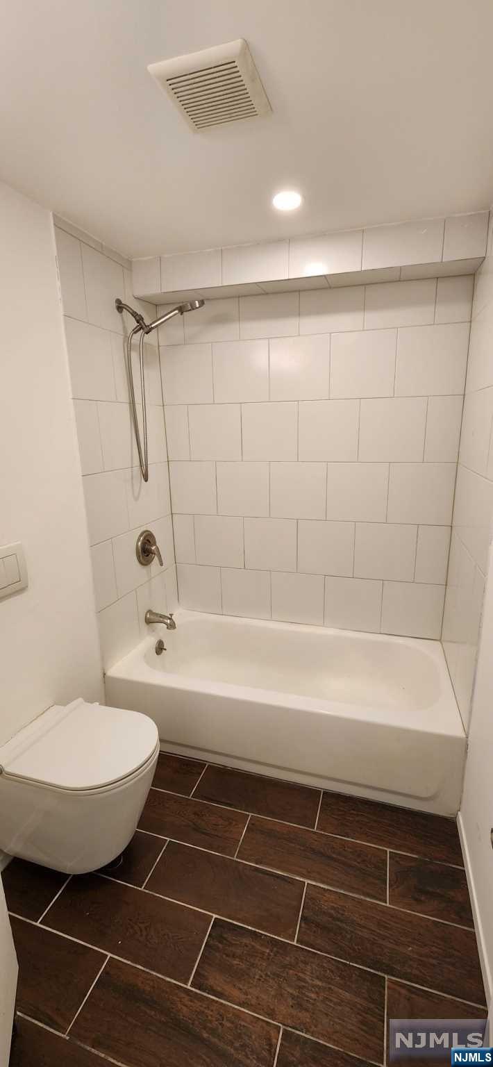 282 6th Street