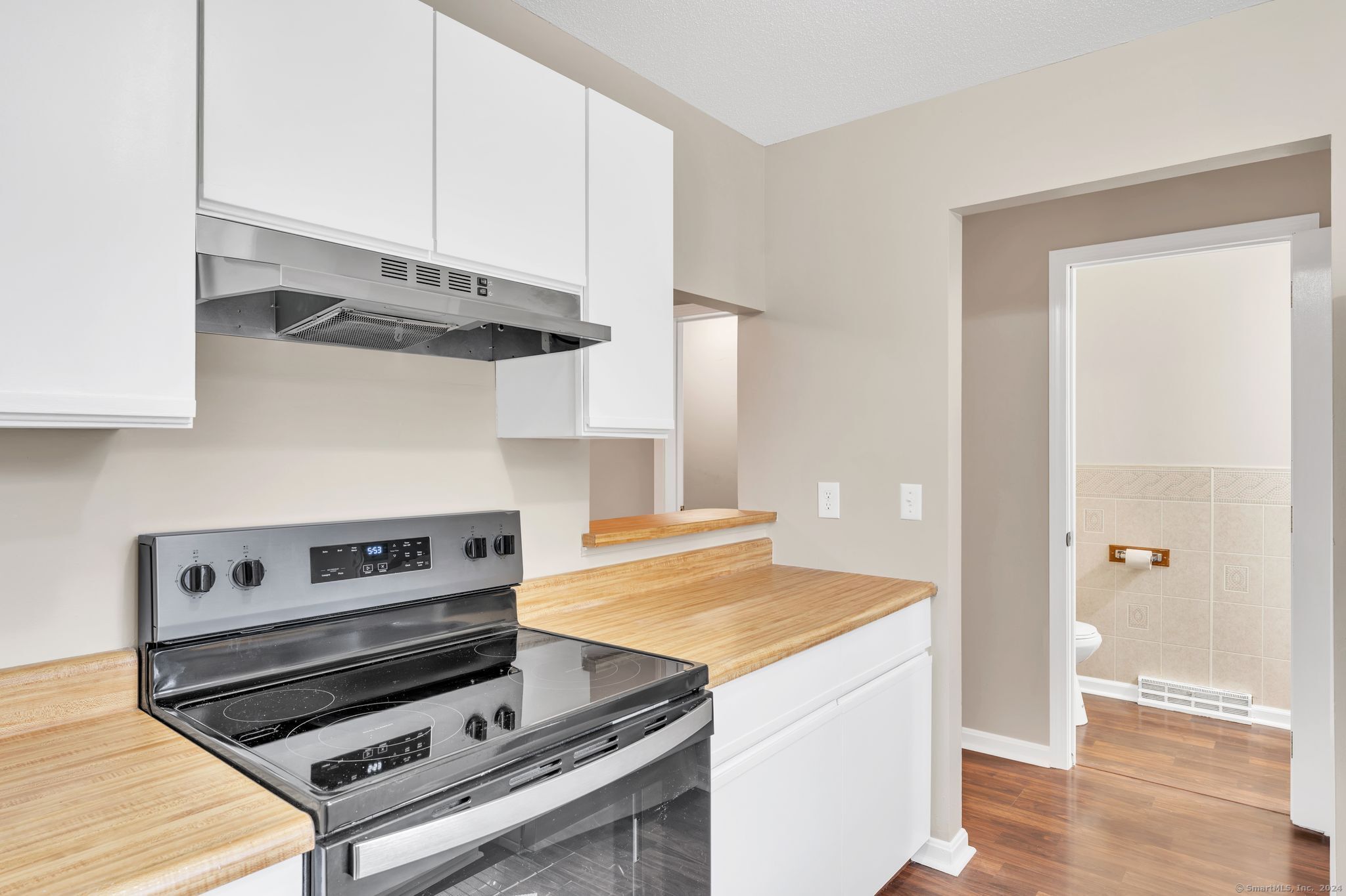 6 The Hamlet Drive APT B