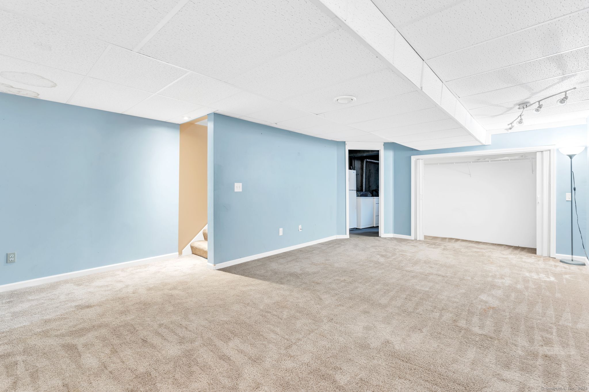6 The Hamlet Drive APT B