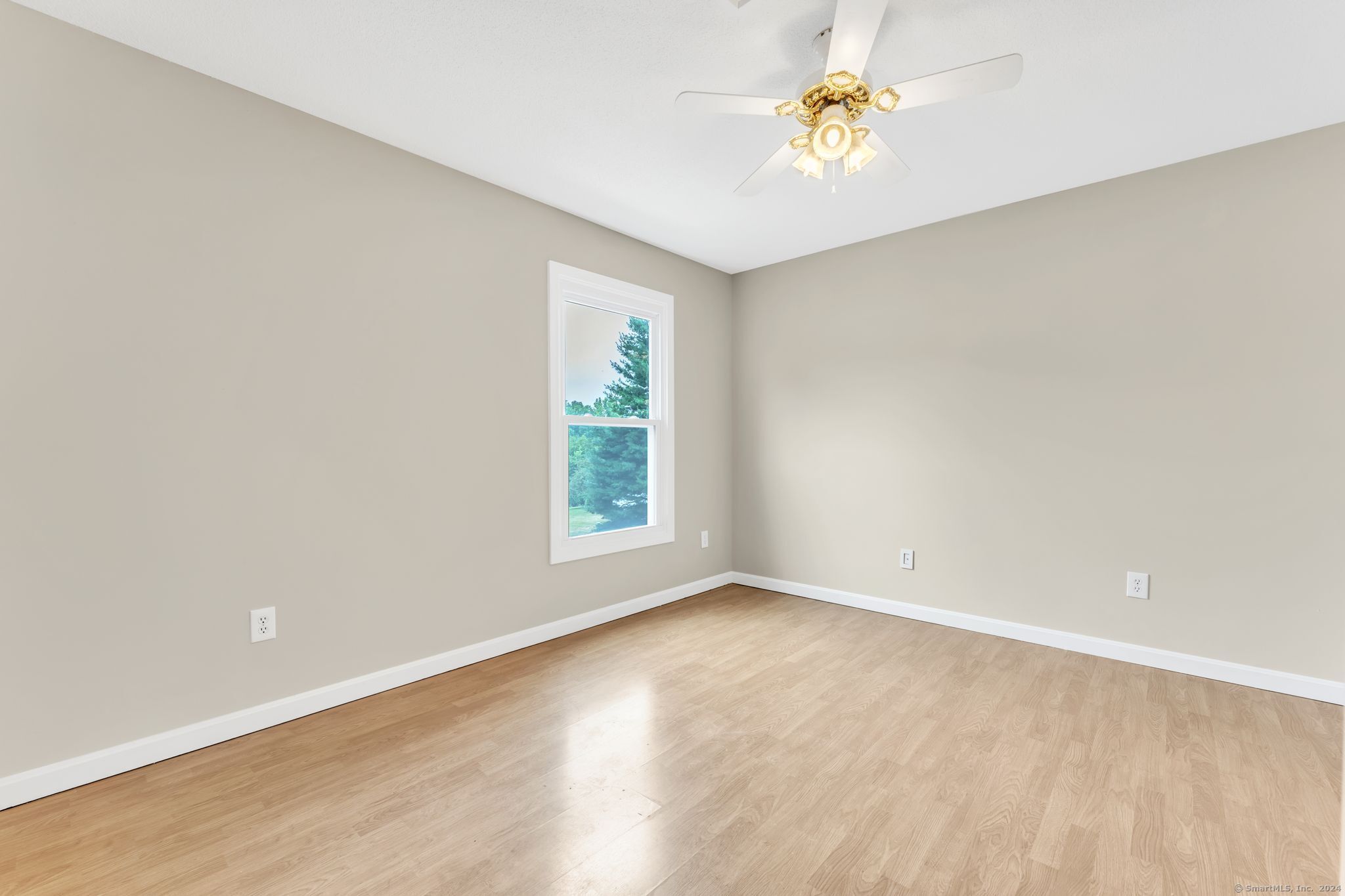 6 The Hamlet Drive APT B
