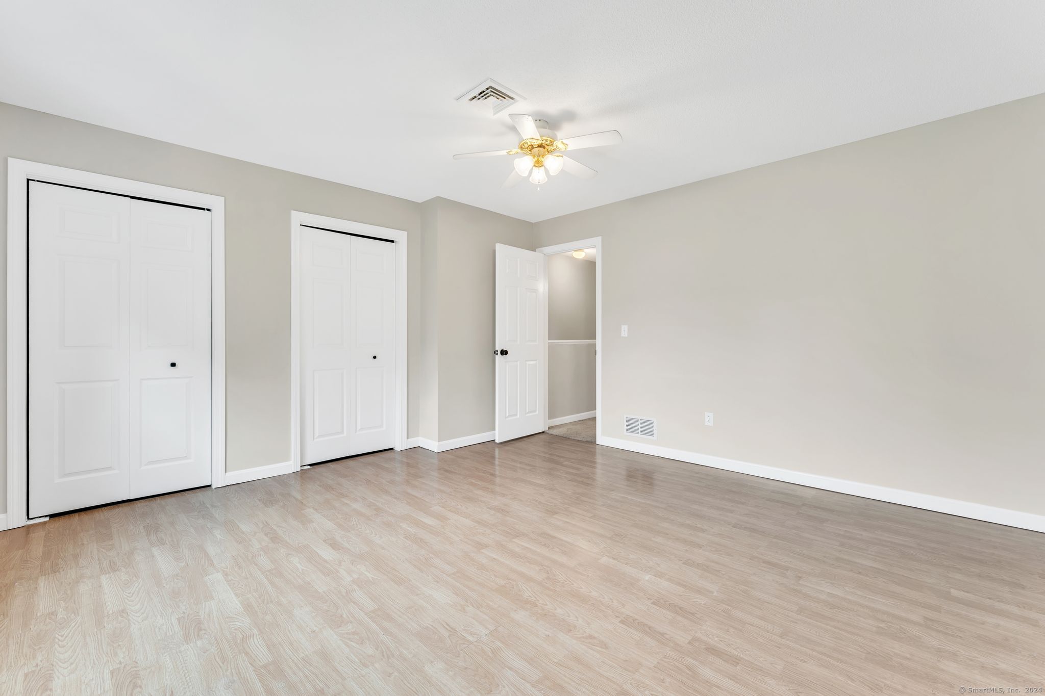 6 The Hamlet Drive APT B