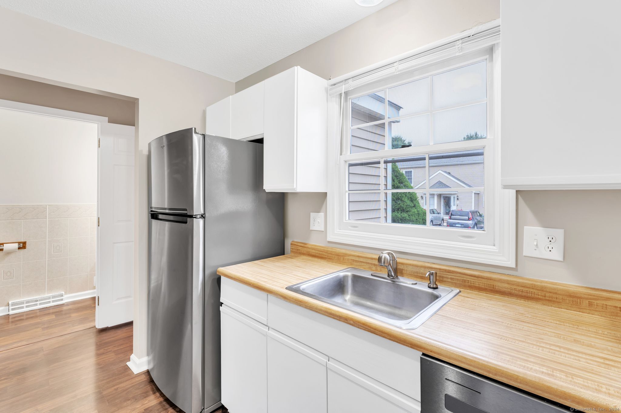 6 The Hamlet Drive APT B
