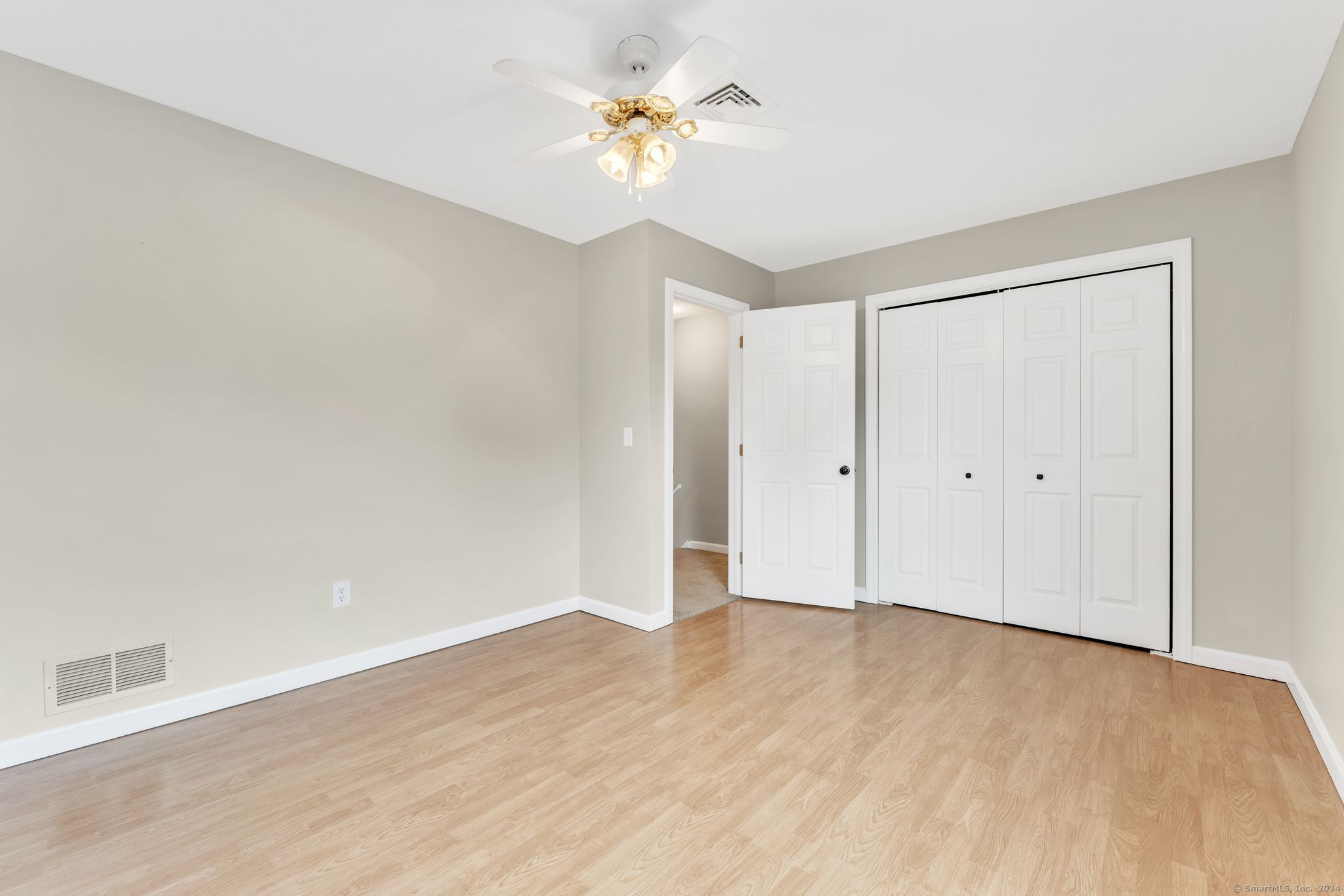 6 The Hamlet Drive APT B