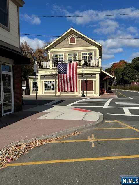 6 Erie Plaza
